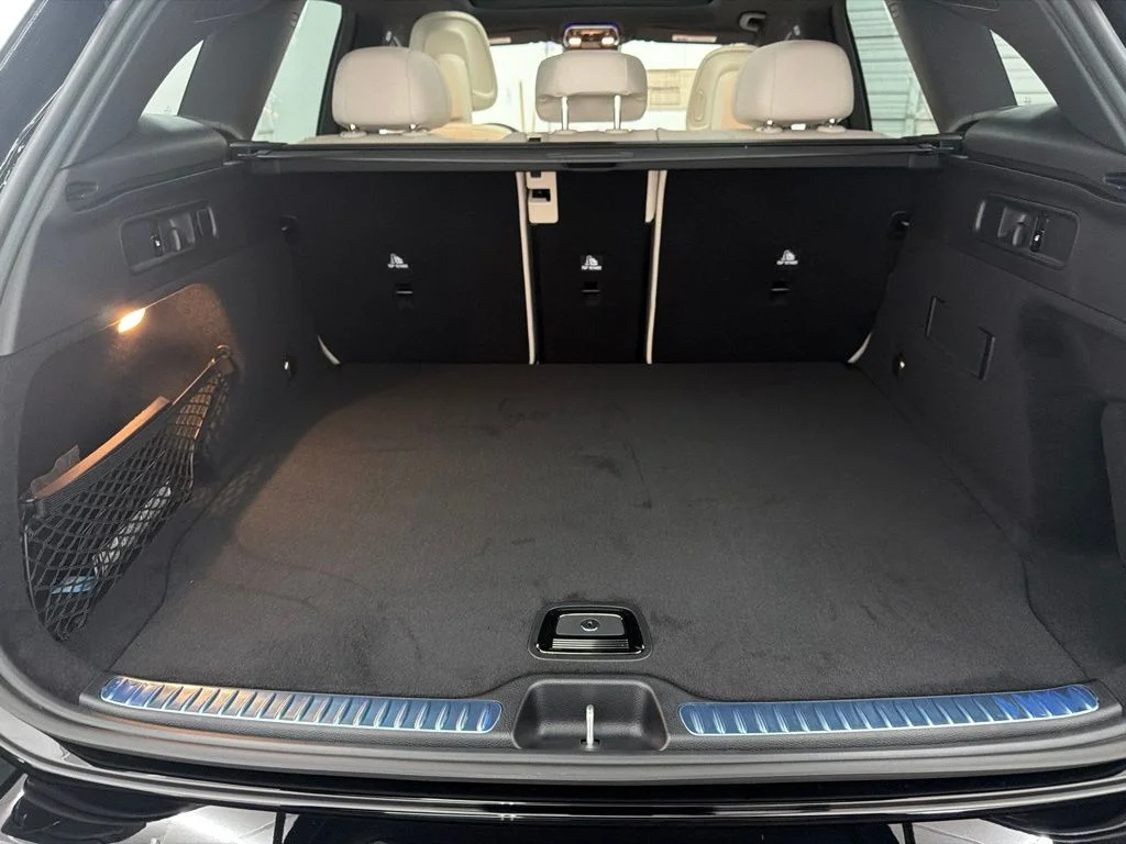 New 2027 Black Mercedes-Benz GLC 300 image 25
