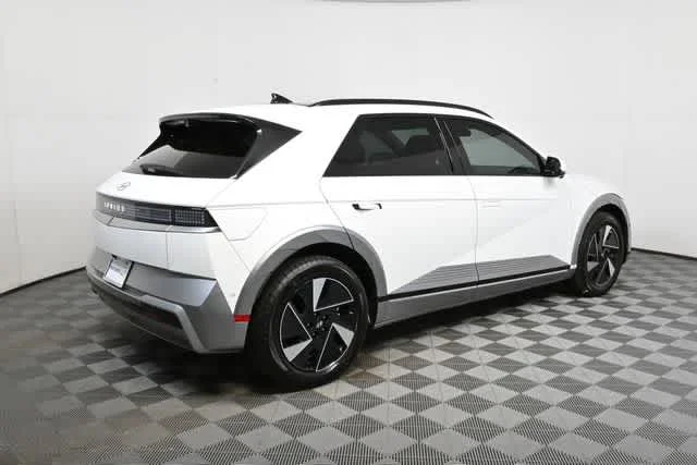 New 2026 Atlas White Matte Hyundai Limited image 6