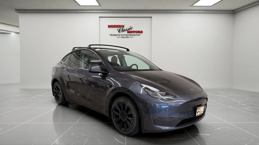 2022 Tesla Model Y Long Range Dual Motor All-Wheel Drive's photo