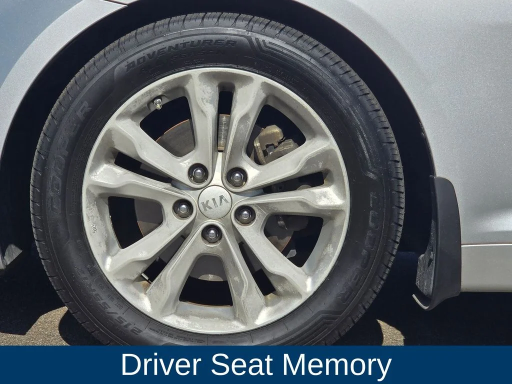 Used 2013 Silver Kia EX image 8