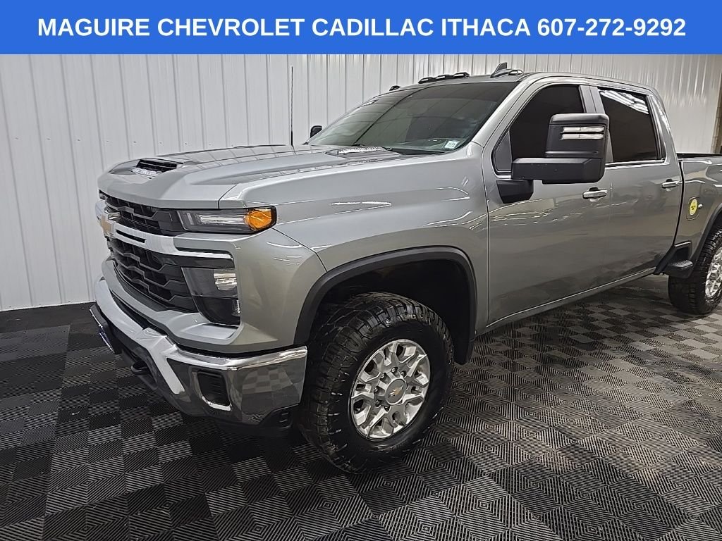 Used 2024 Gray Chevrolet LT image 8