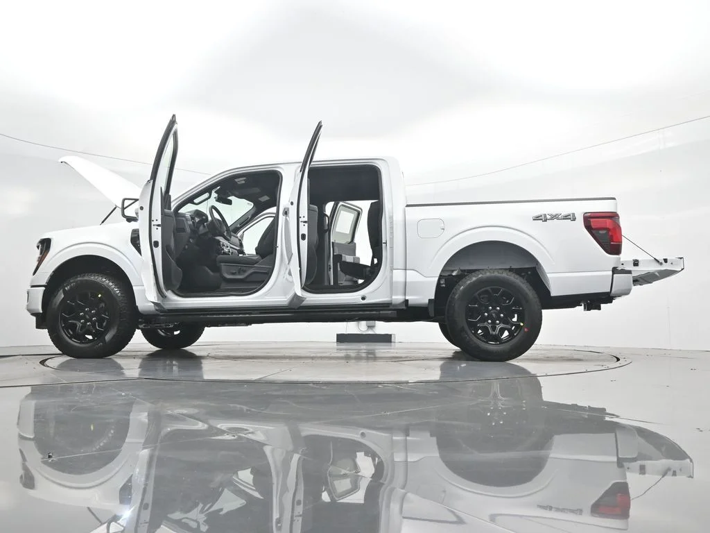 New 2026 Oxford White Ford XLT image 47