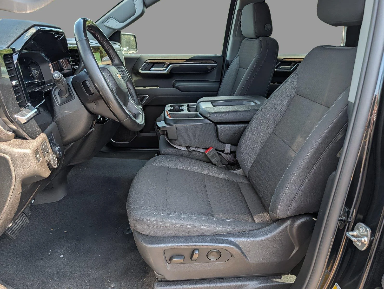 Used 2025 Black Chevrolet LT image 11