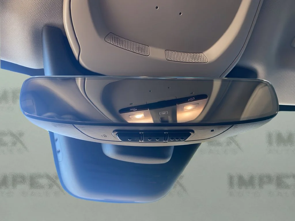 Used 2024  Volvo Plus Bright Theme image 32