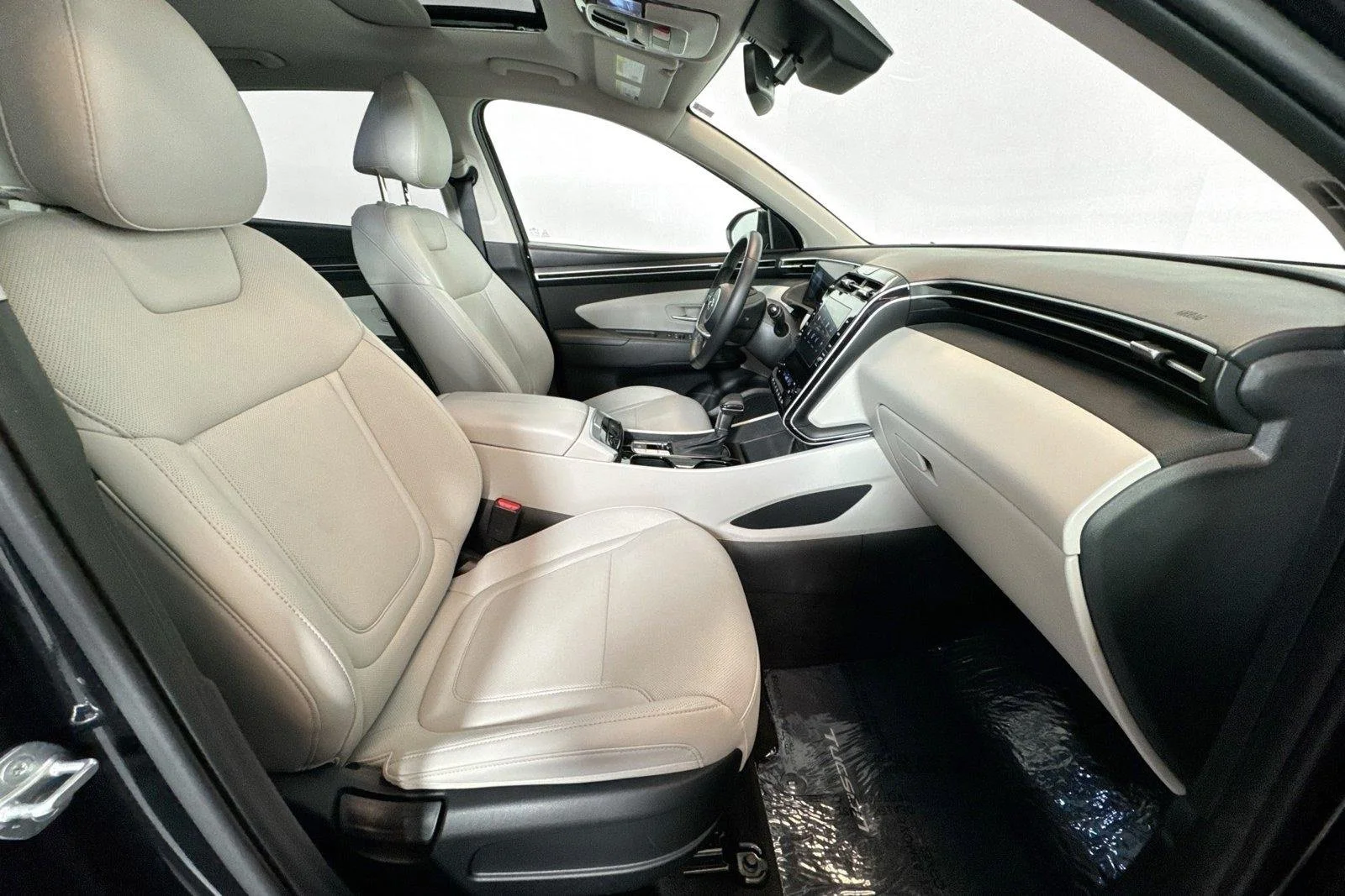 Used 2023 Phantom Black Hyundai SEL image 26