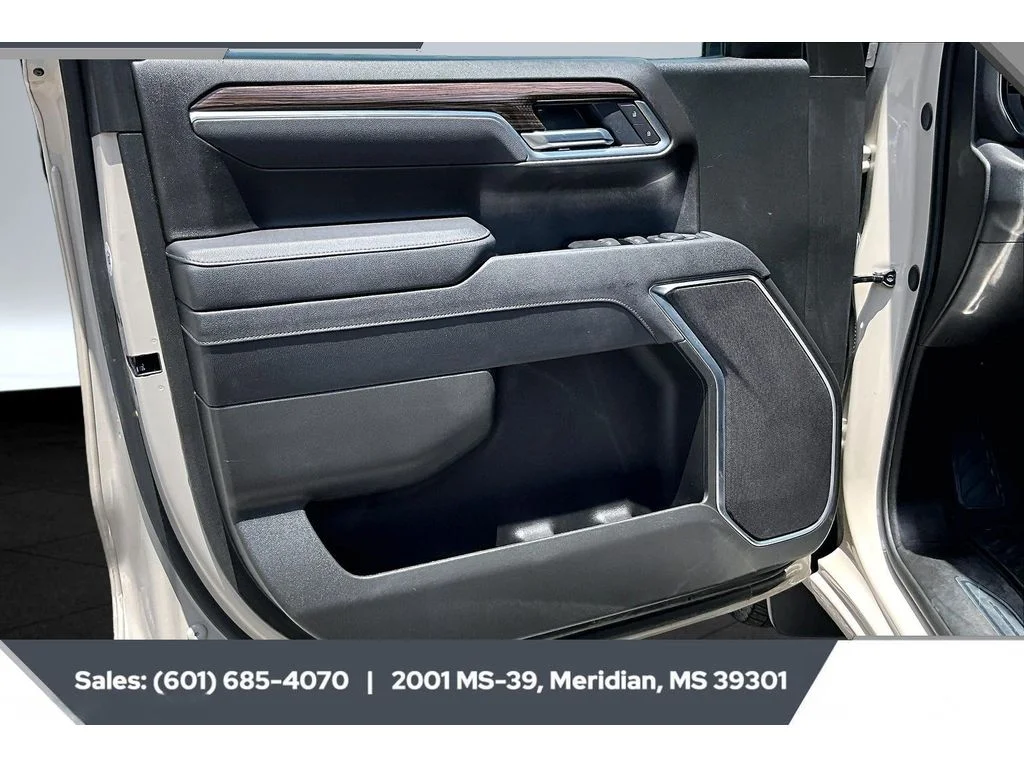 Used 2026 WHITE SANDS Chevrolet RST image 17