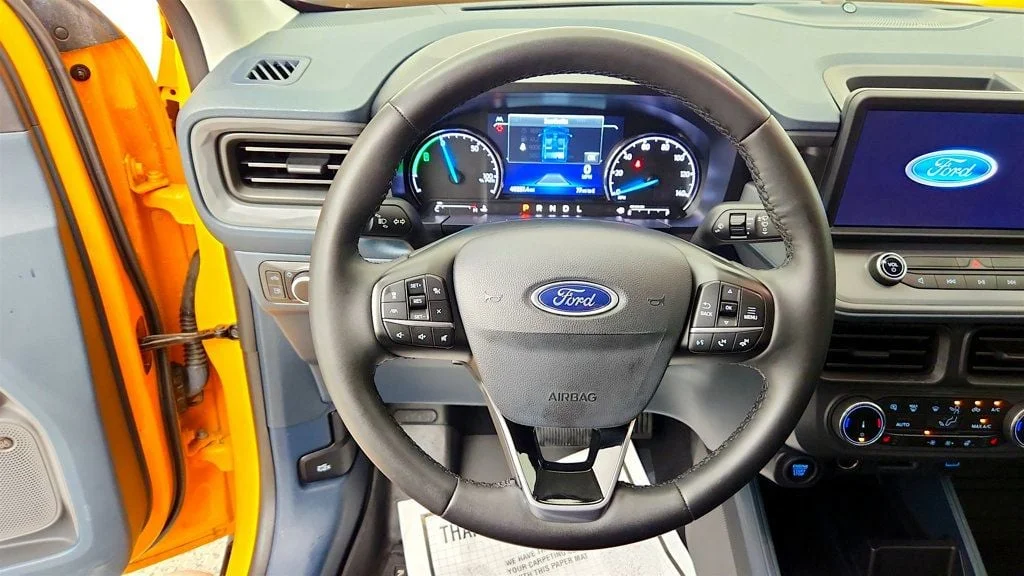 Used 2023 Cyber Orange Metallic Tricoat Ford LARIAT FWD SuperCrew w/ Black Appearance Pkg & Luxury Pkg image 14
