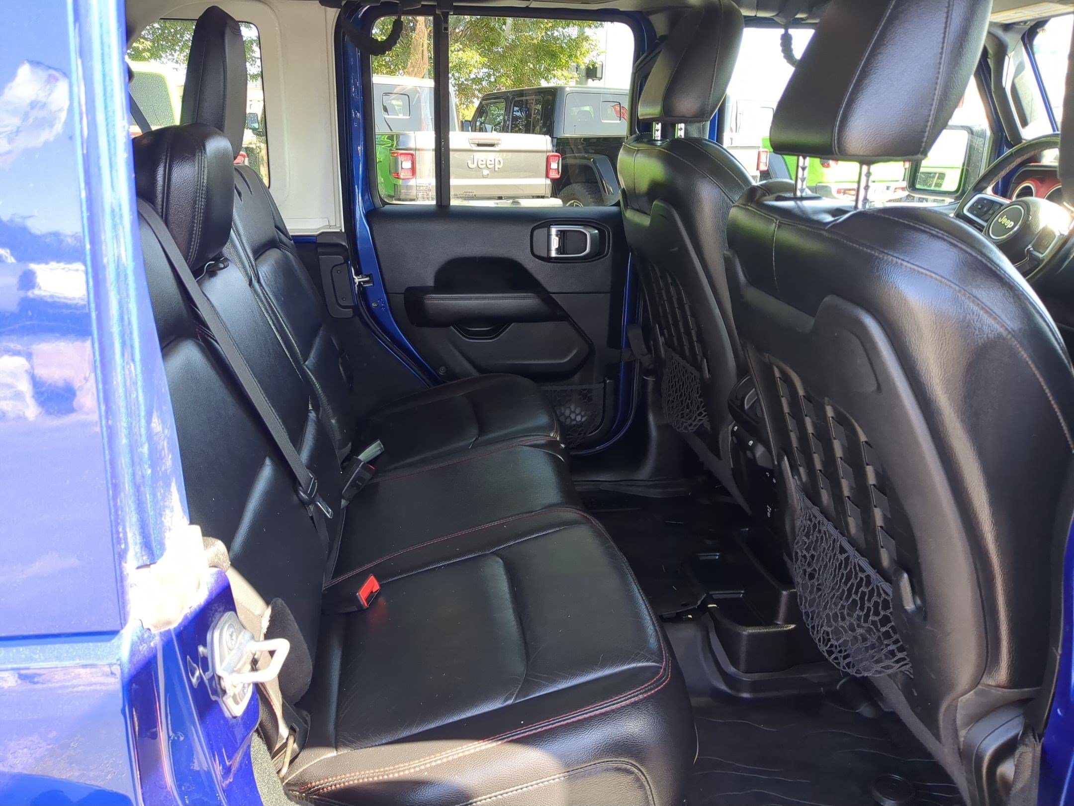 Used 2018 Ocean Blue Metallic Clearcoat Jeep Rubicon image 28