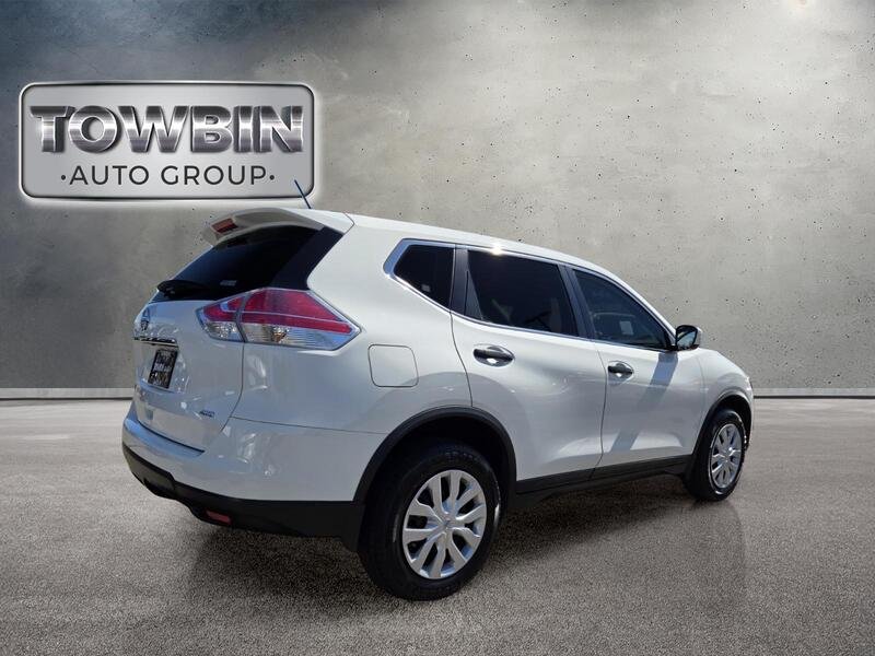 Used 2016 White Nissan S image 5