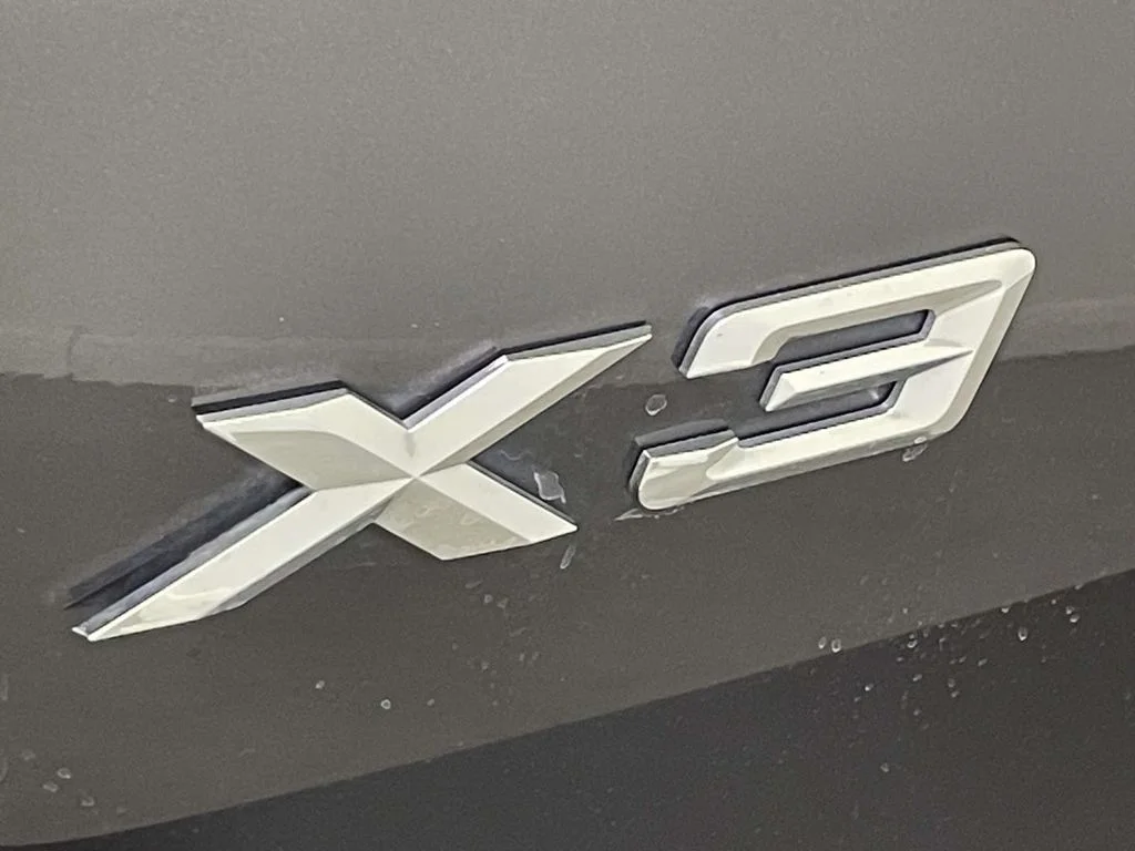 Used 2020 Gray BMW xDrive30i image 11