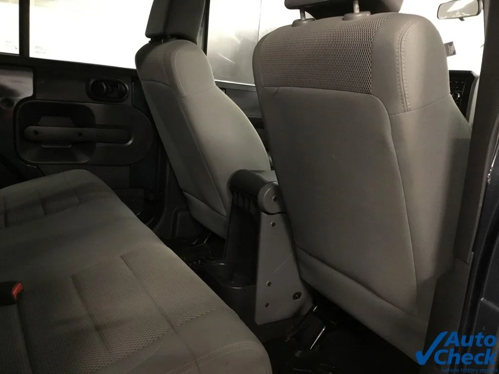 Used 2007 Blue Jeep Unlimited Sahara image 29