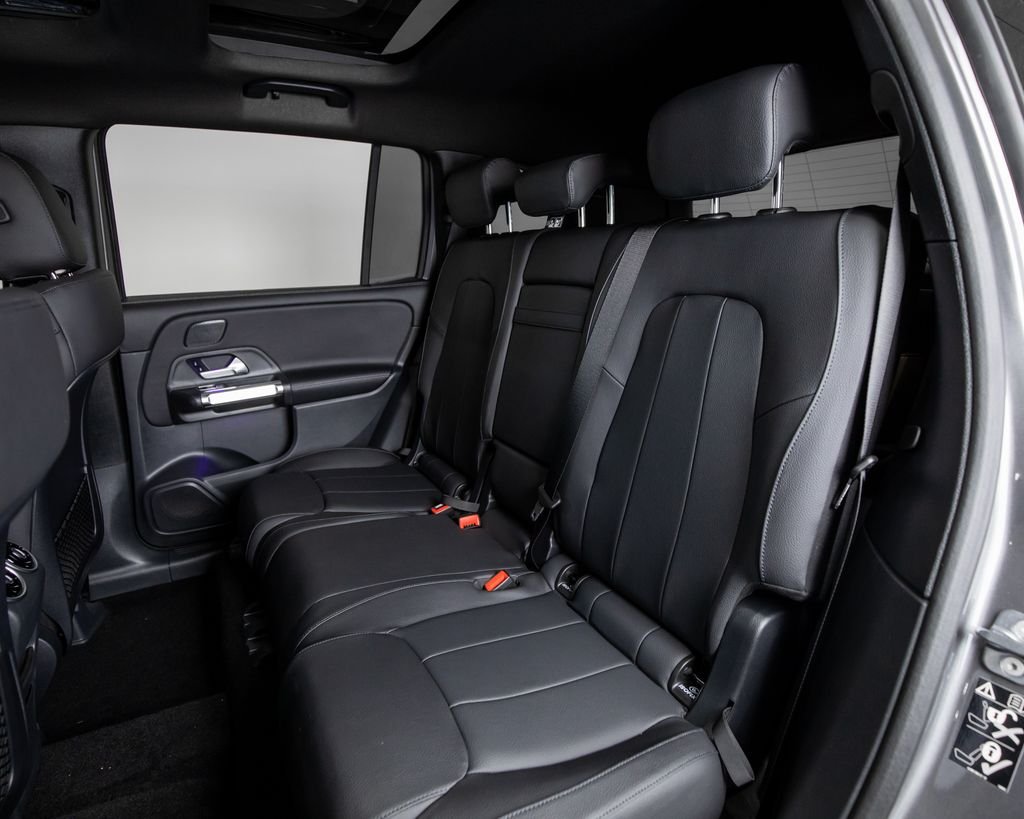 New 2026 Mountain Grey Metallic Mercedes-Benz GLB 250 image 9