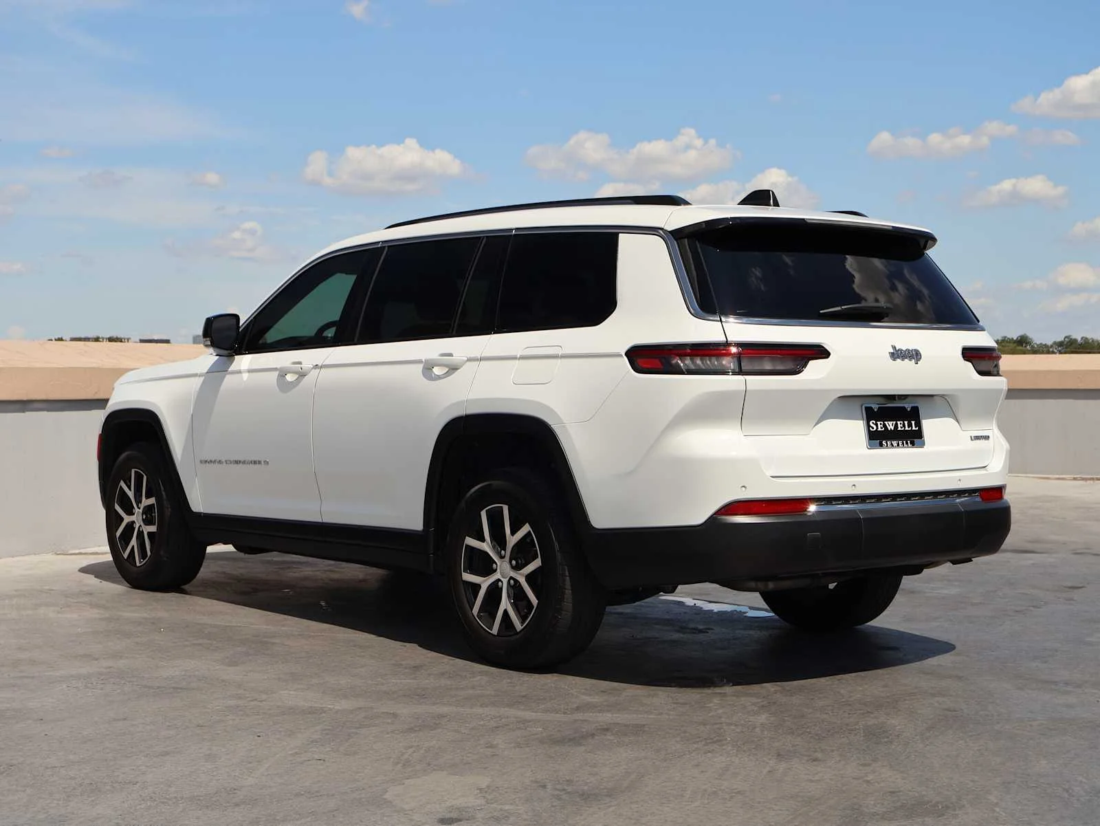 Used 2023 Bright White Clearcoat Jeep Limited image 8