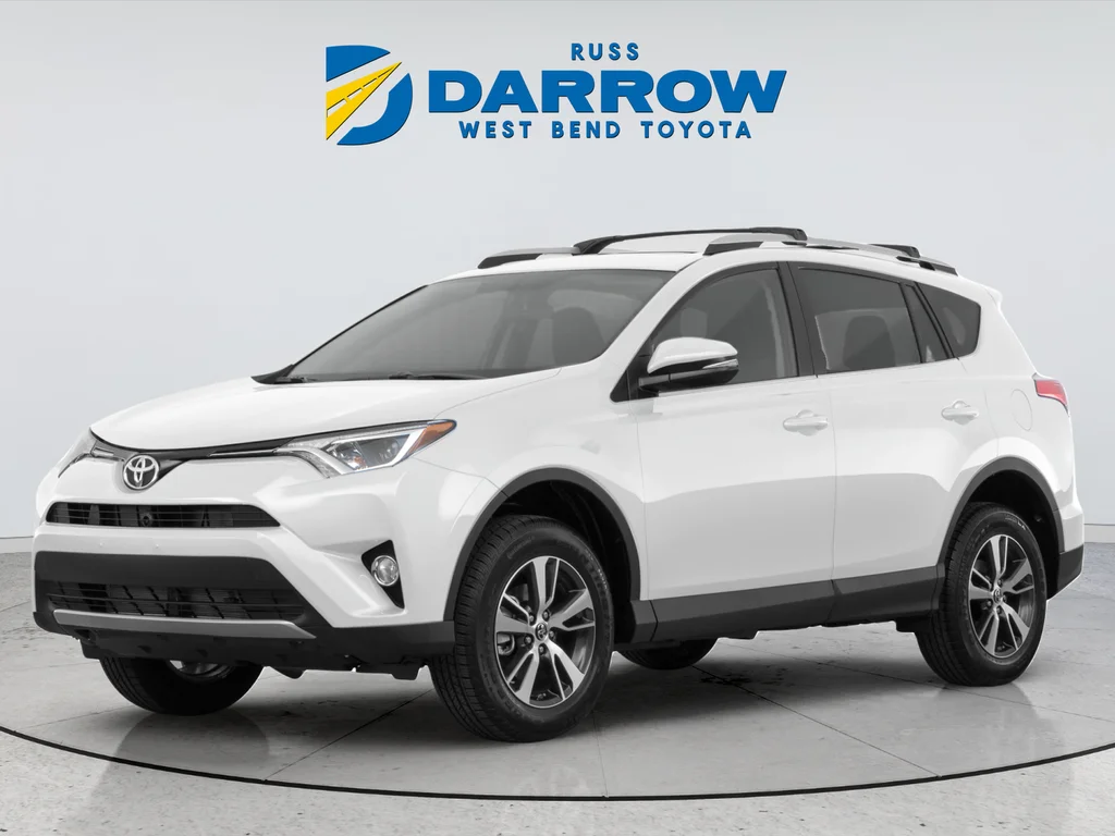 Used 2018 White Toyota XLE image 1