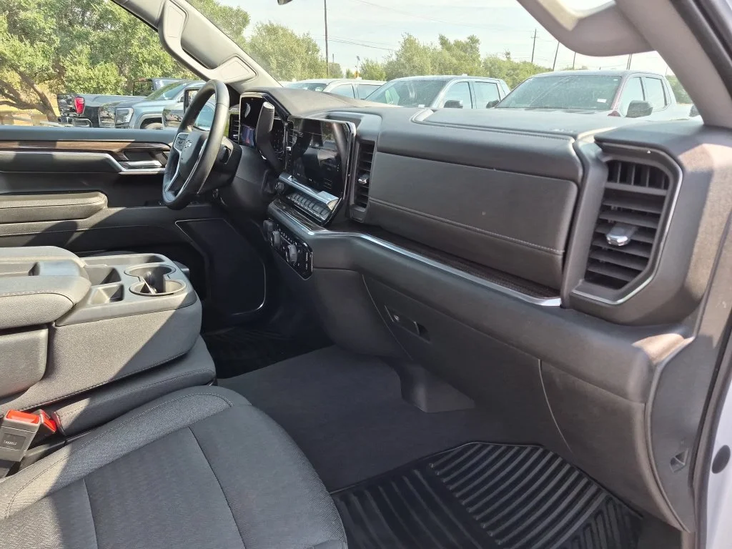 Used 2023 SUMMIT WHITE Chevrolet LT image 38