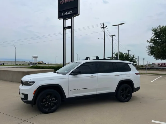Used 2023 Jeep Grand Cherokee L Altitude 4x2