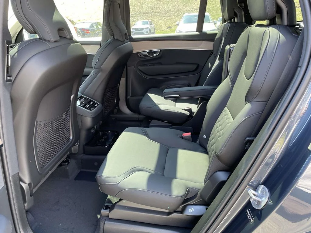 New 2026 Aurora Blue Volvo B6 Ultra image 17