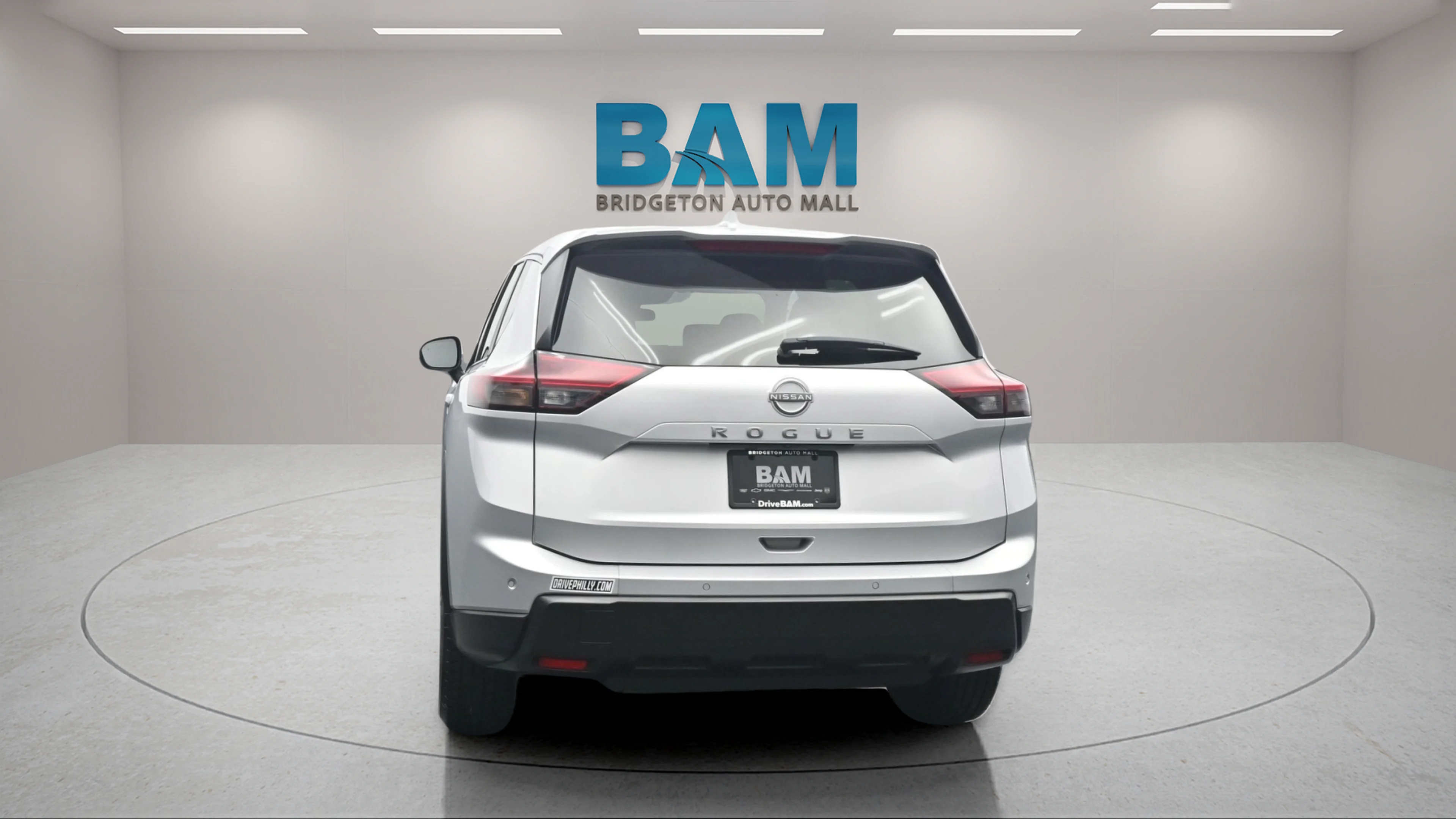 Used 2025 Brilliant Silver Metallic Nissan SV image 5