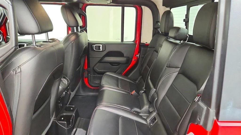Used 2020 Firecracker Red Clearcoat Jeep Overland 4x4 w/ Leather, Nav & Sound, Trailer Tow Pkg image 22