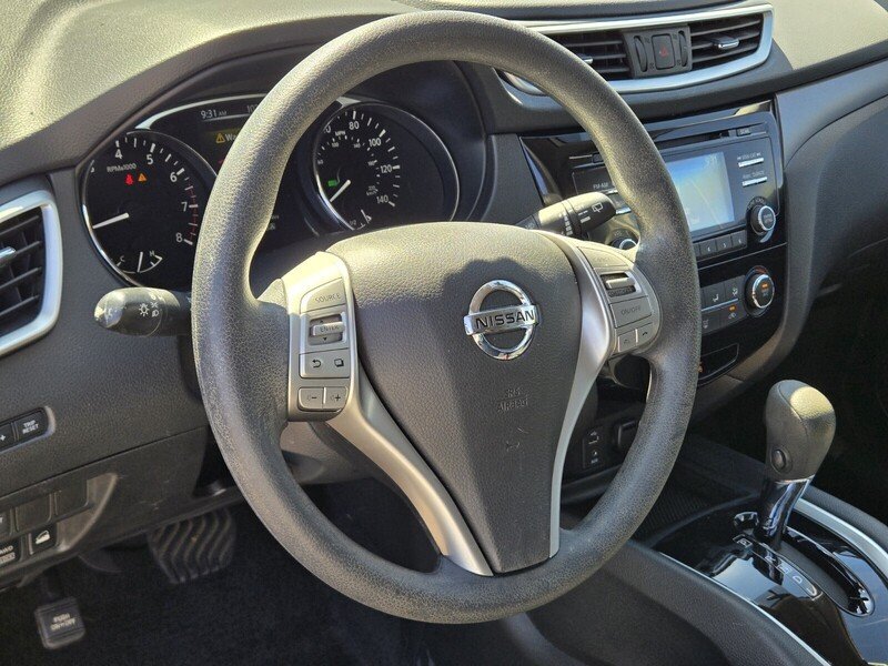Used 2016 White Nissan S image 19