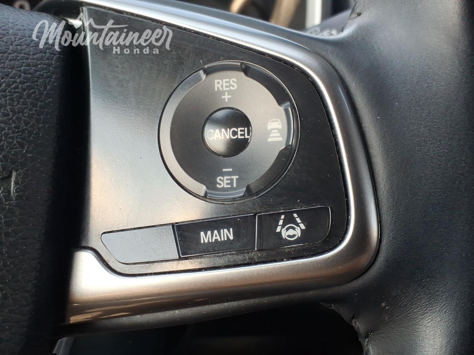 Used 2018 Obsidian Blue Pearl Honda EX-L image 30