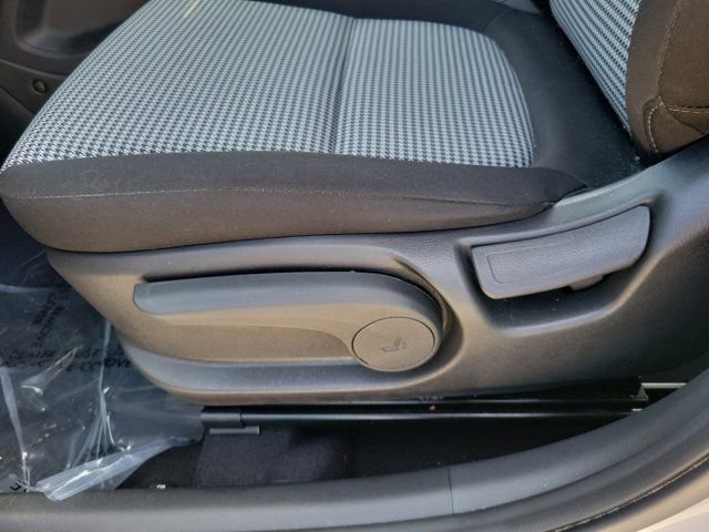 2023 Hyundai Kona SE - Photo 13