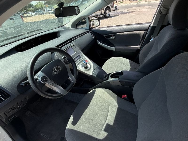 Used 2012 White Toyota One image 10