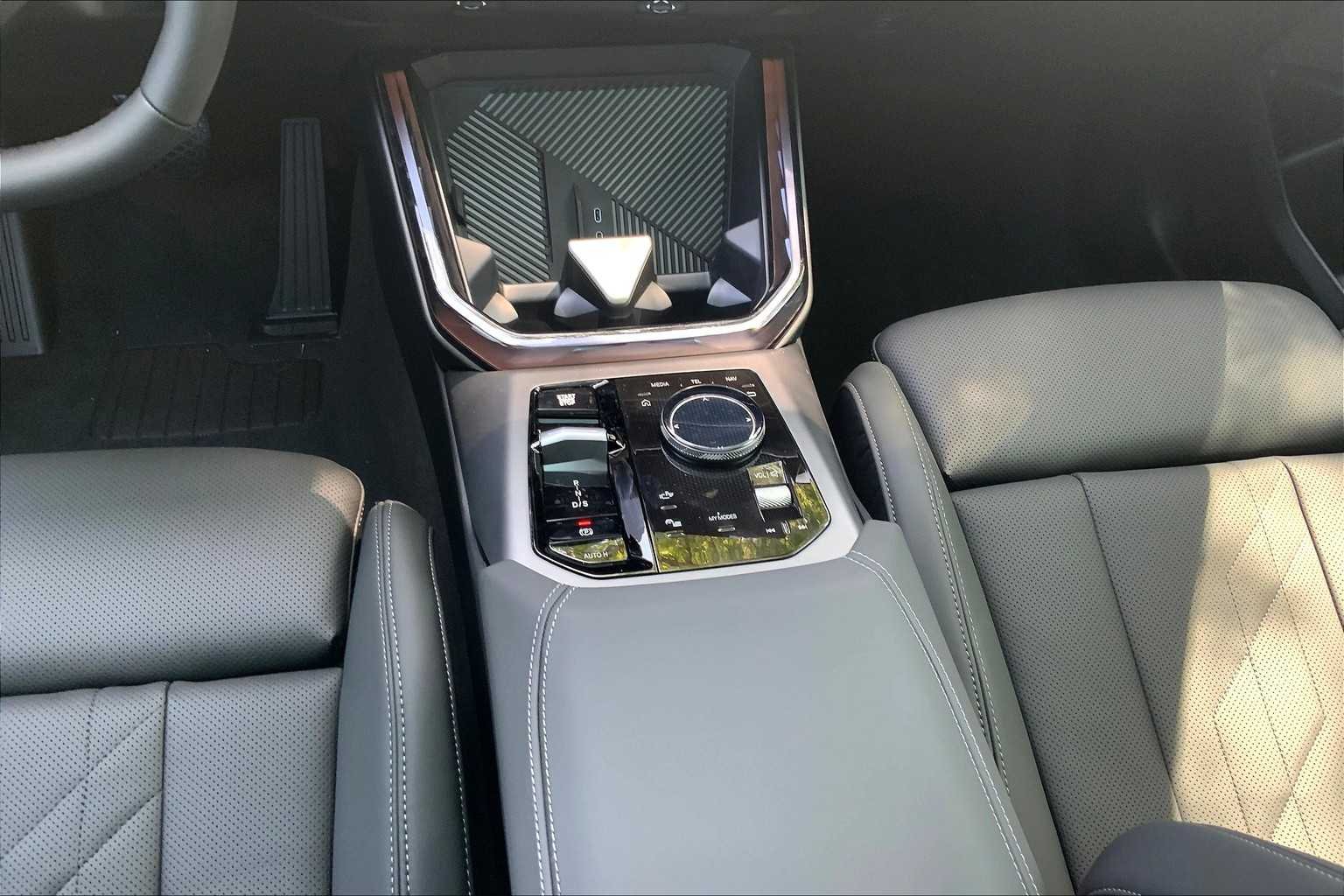Used 2026 Skyscraper Grey Metallic BMW 30 xDrive image 7