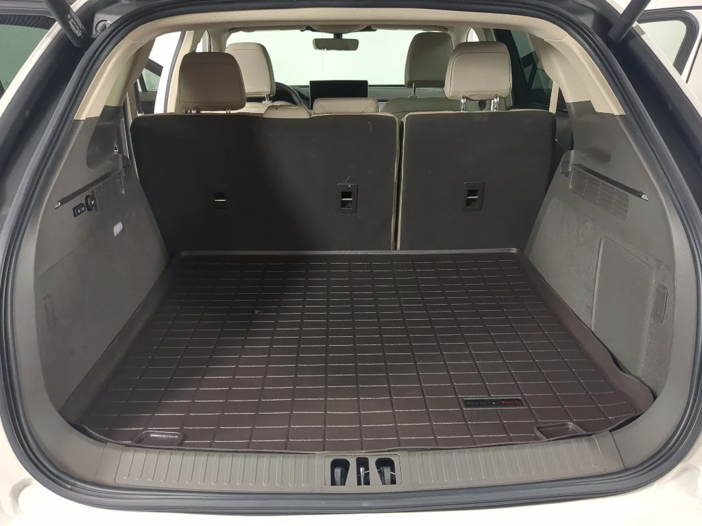 Used 2022 White Lincoln Standard image 18