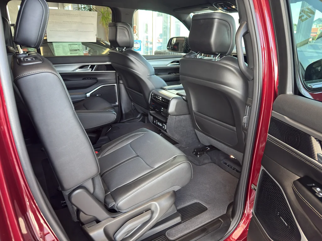New 2026 Velvet Red Pearlcoat (DISC) Jeep Limited Altitude image 11