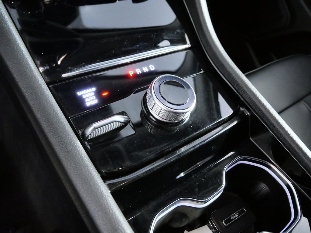 Used 2023 Silver Jeep Limited image 20