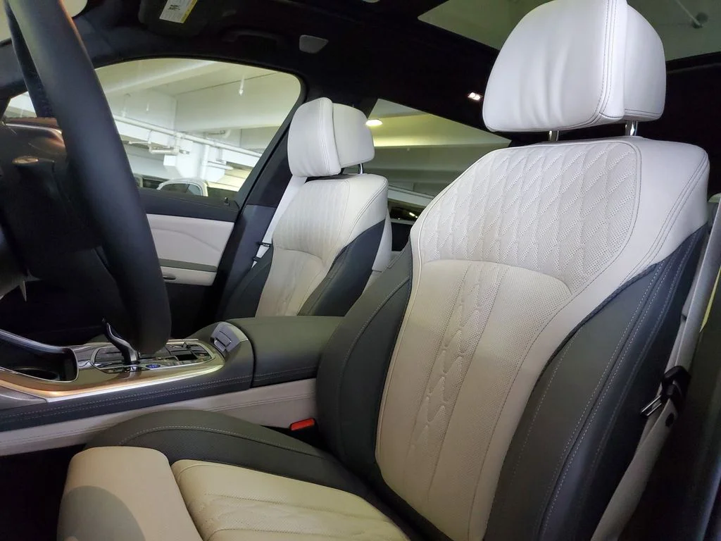 New 2026 Black Sapphire Metallic BMW ALPINA XB7 image 17
