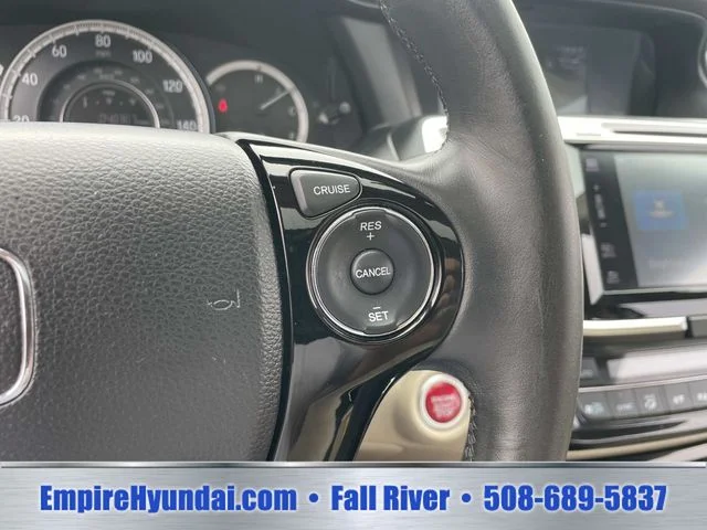 Used 2016 Silver Honda EX-L image 31