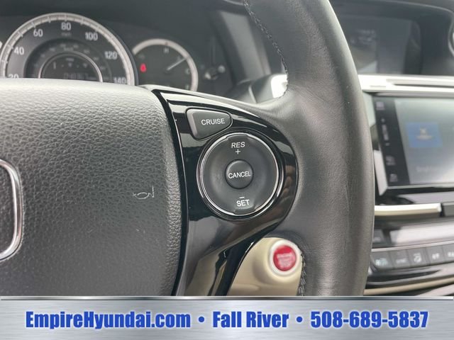 Used 2016 Lunar Silver Metallic Honda EX-L image 31