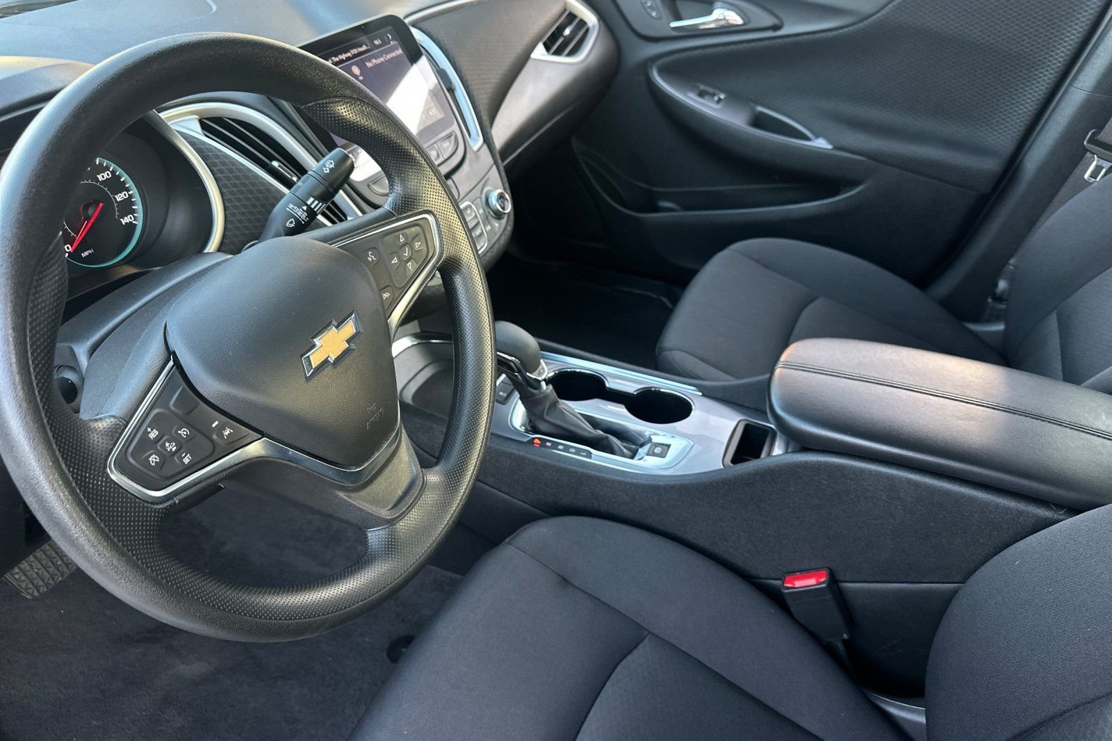 Used 2024 White Chevrolet LT image 9