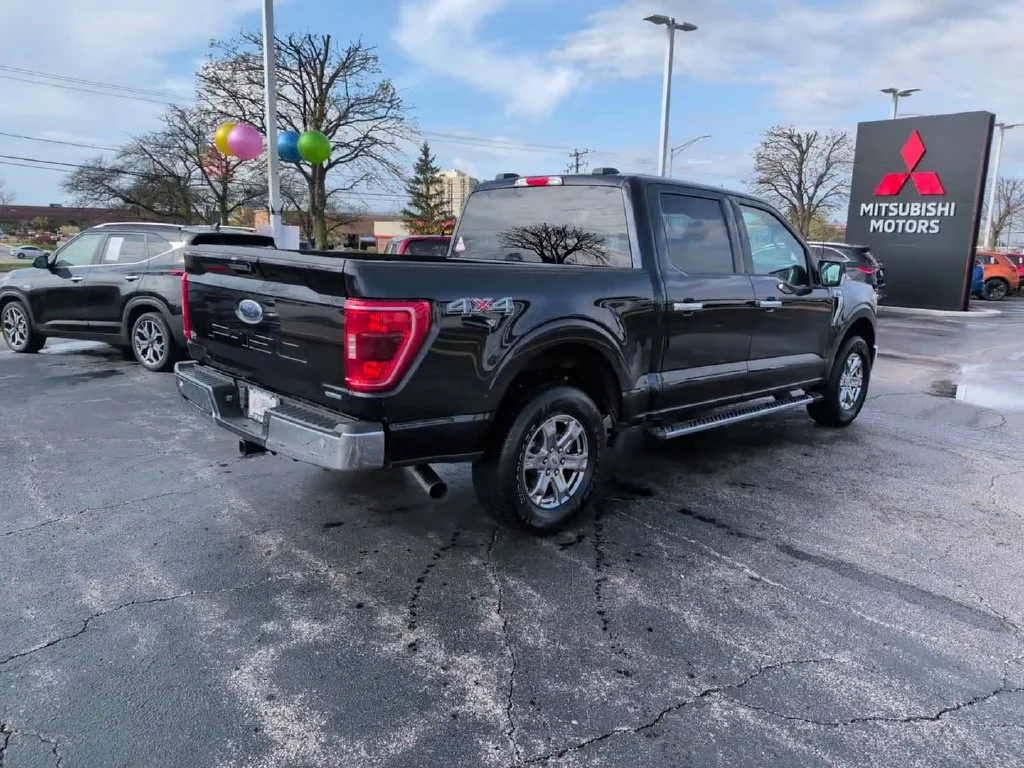 Used 2021 Blue Ford XLT image 7