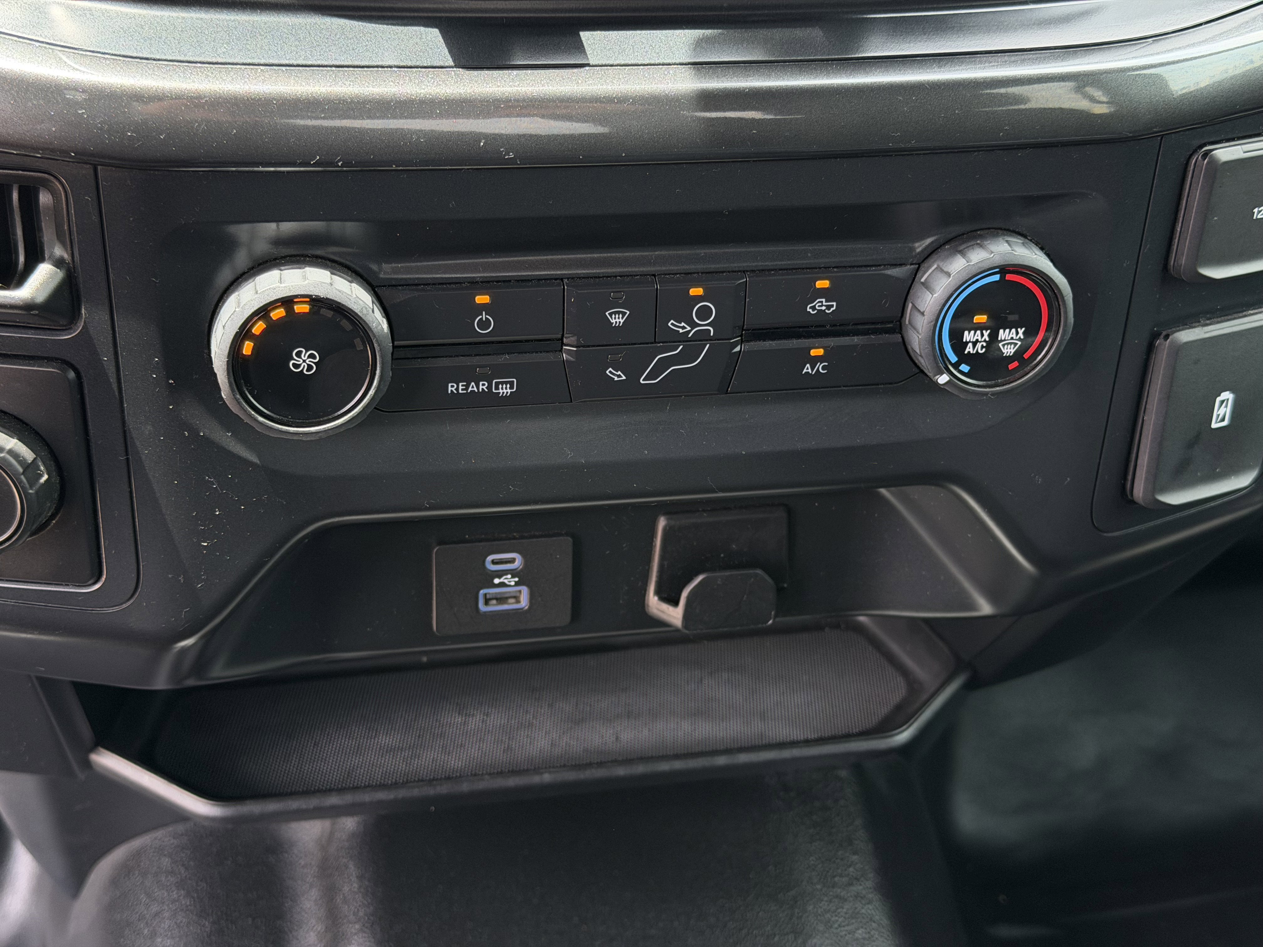 Used 2022 Agate Black Metallic Ford XL image 22