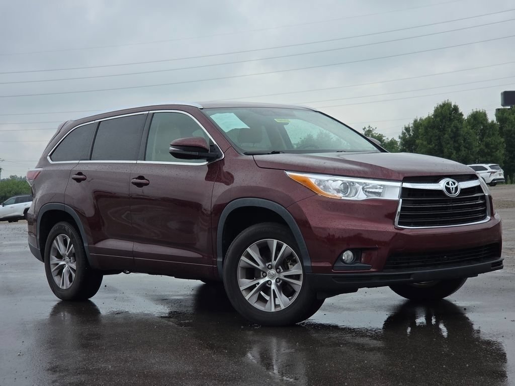 Used 2015 Toyota Highlander XLE with VIN 5TDKKRFH0FS045952 for sale in Miamisburg, OH
