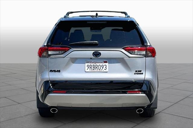 Certified Used 2024 SILVER SKY MET W/BLK Toyota  image 4