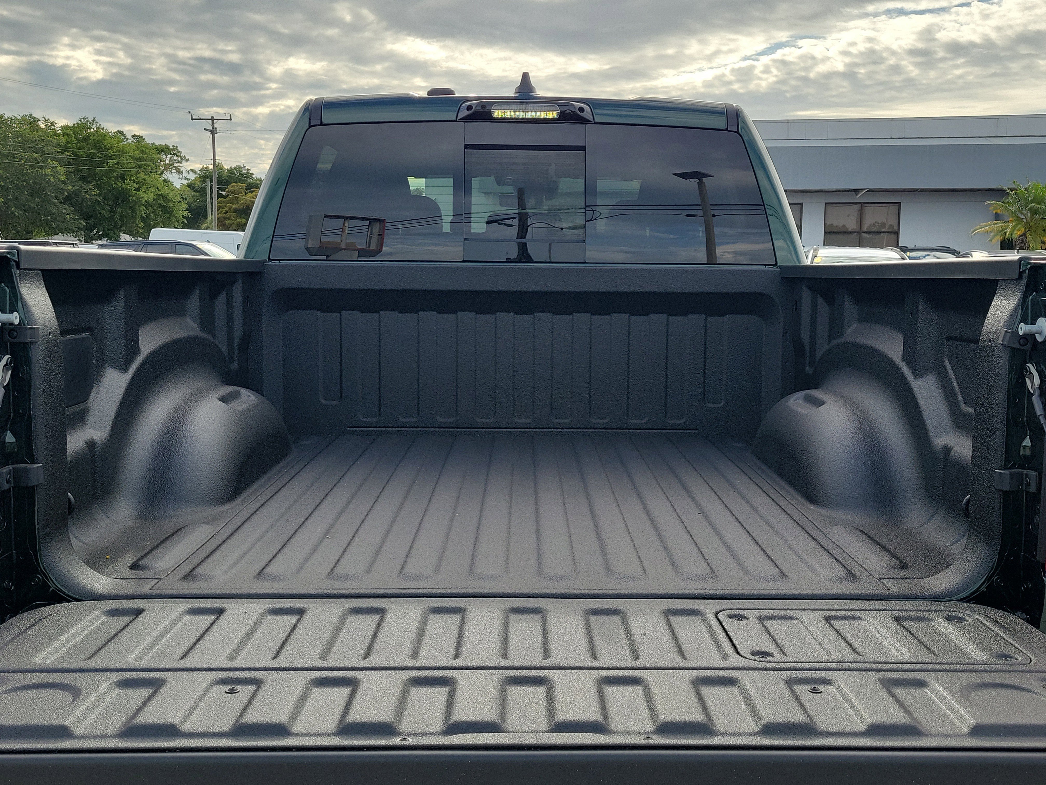 New 2026 Serrano-Green Metallic Exterior Paint RAM RHO image 10