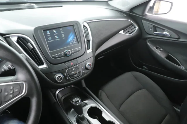 Used 2016 White Chevrolet LT image 29
