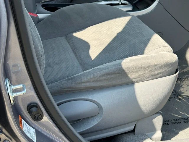 Used 2007 Gray Mazda i Sport image 28