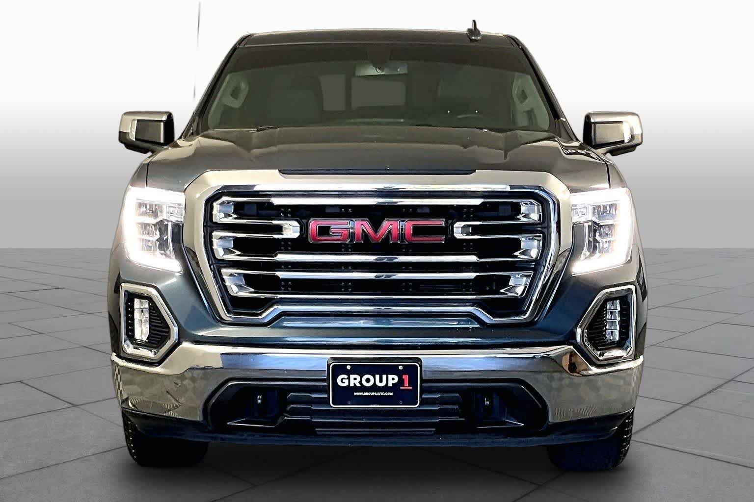 Used 2022 Dark Sky Metallic GMC SLT image 4