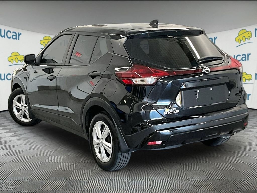 Used 2022 Super Black Nissan S image 4