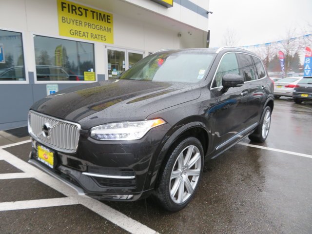2016 Volvo XC90 T6 AWD First Edition's photo