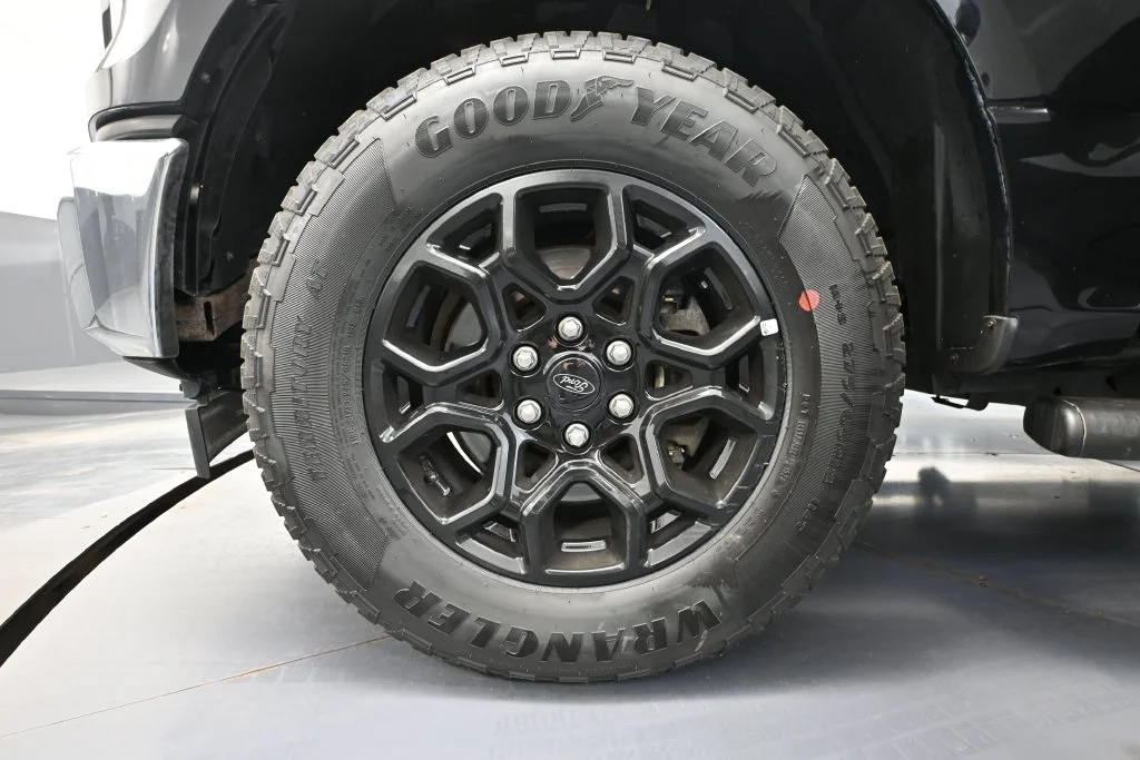 Used 2017 Black Ford XLT image 13