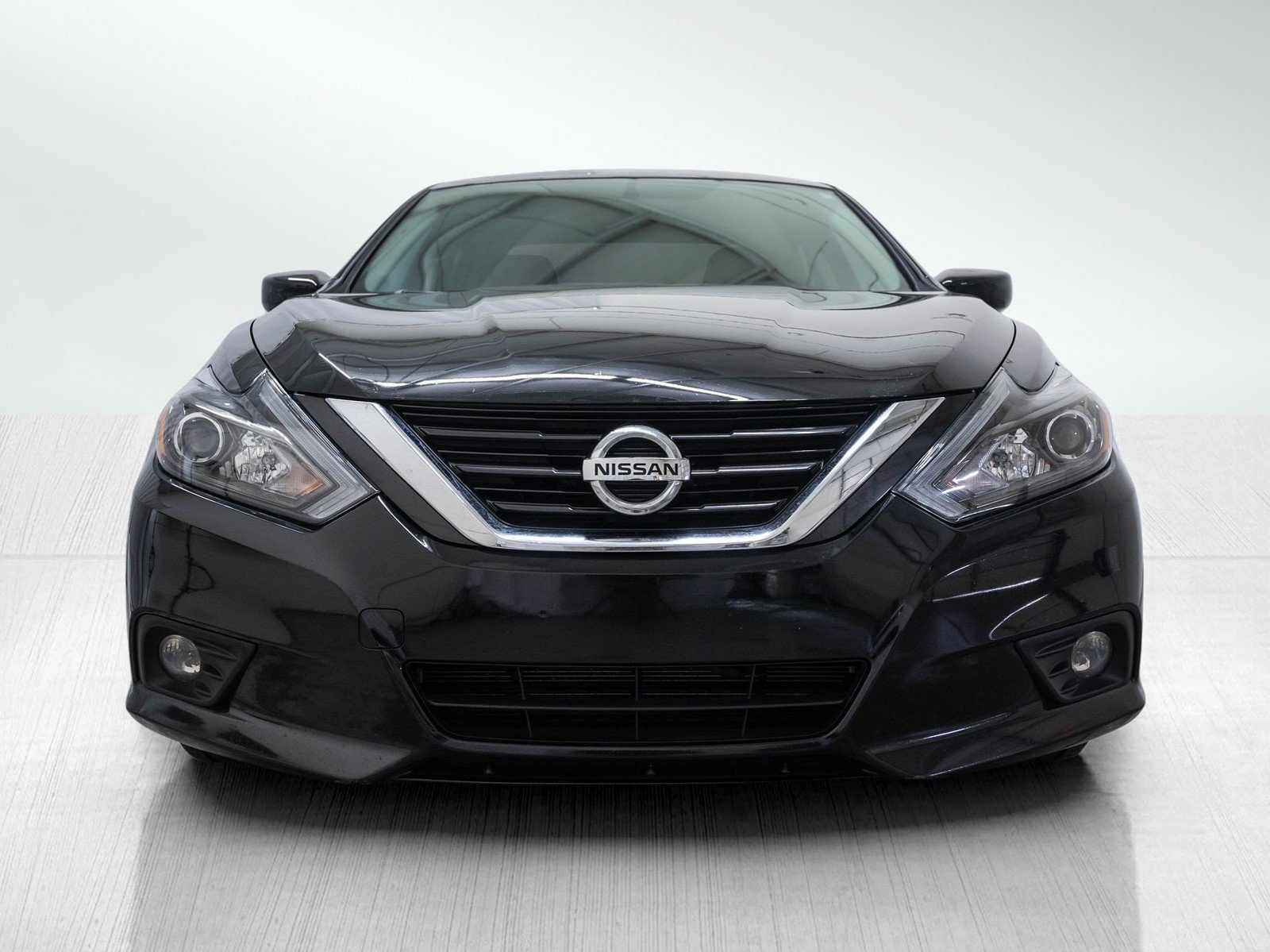 Used 2018 Nissan Altima SR with VIN 1N4AL3AP0JC154481 for sale in Kansas City