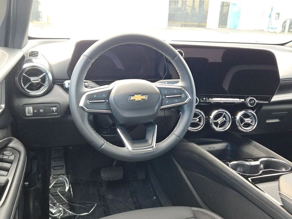Used 2024 Gray Chevrolet LT image 10