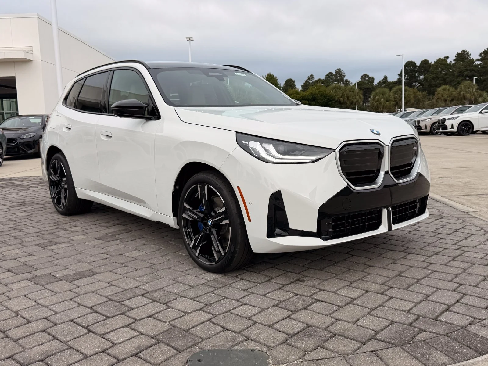New 2026 Alpine White BMW M50 xDrive image 7