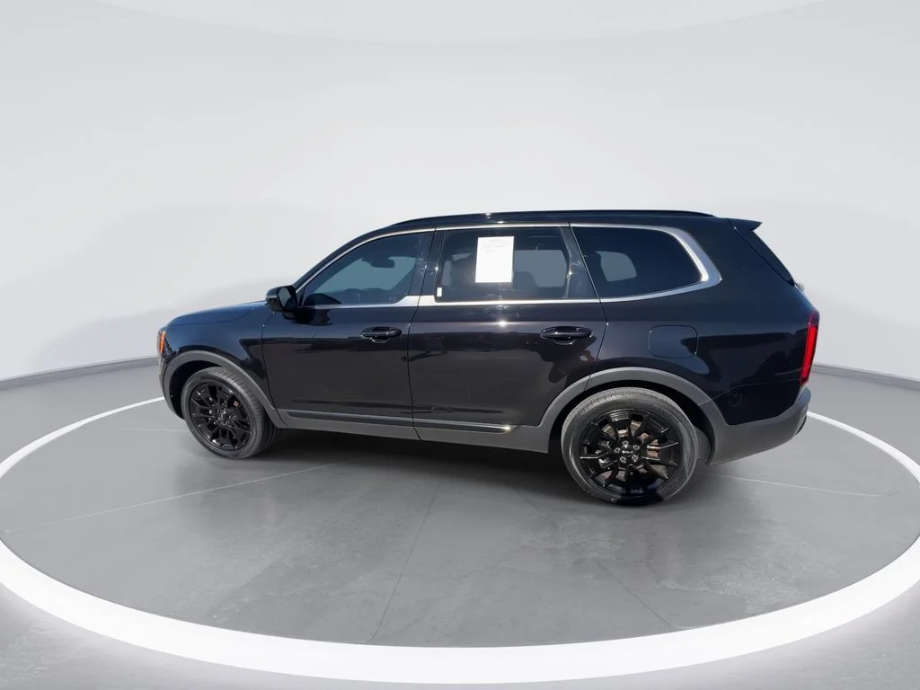 Used 2022 Black Kia SX image 5